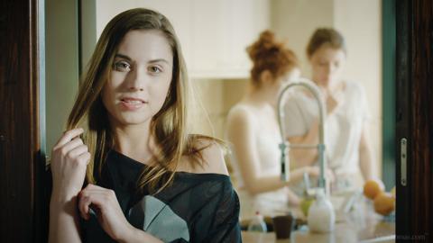 Kalisy and Sabrisse in Viv Thomas set Exciting