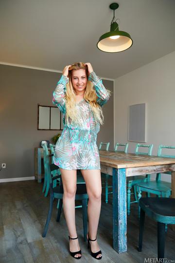 Lilly Bella in Metart set Coquettish