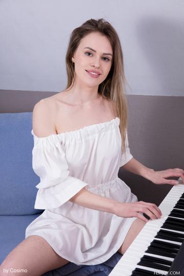 Ruth in Femjoy set Piano
