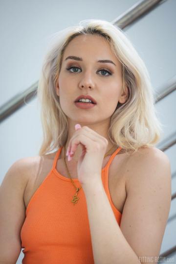 Barbie Brill in Fitting Room set Sporty Sexy Goddess