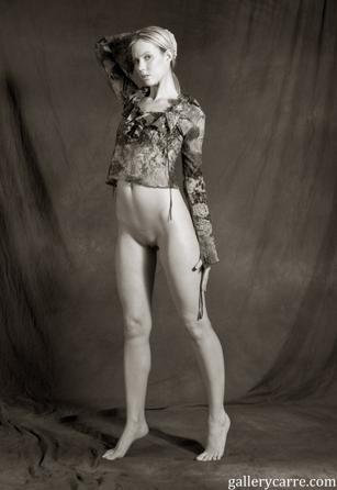 Betty in Gallery Carre set Betty