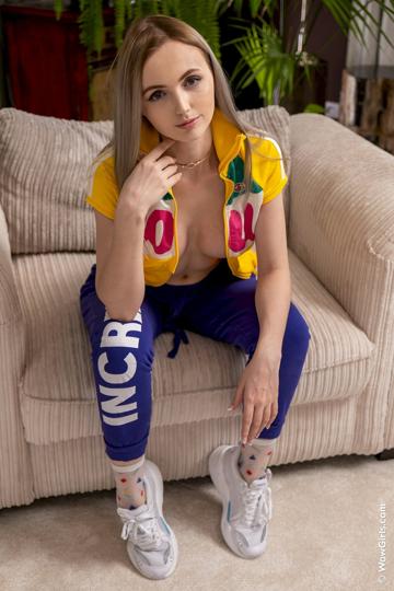 Sia Siberia in Wow Girls set Meet Sia Siberia