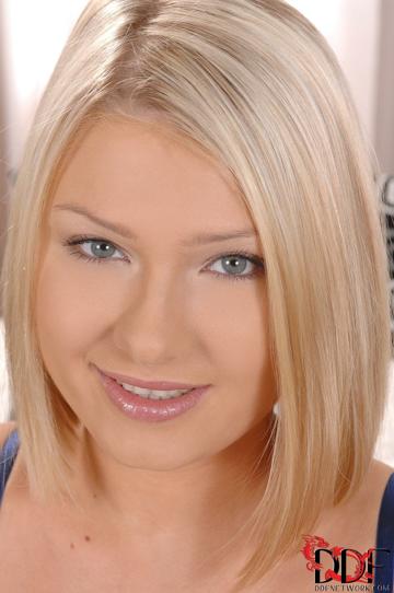 Lucy Heart in 1 by Day set Open-Mouthed Ecstasy