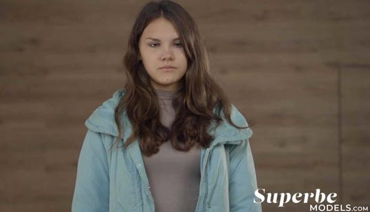 Adrianna in Superbe set Casting Adrianna