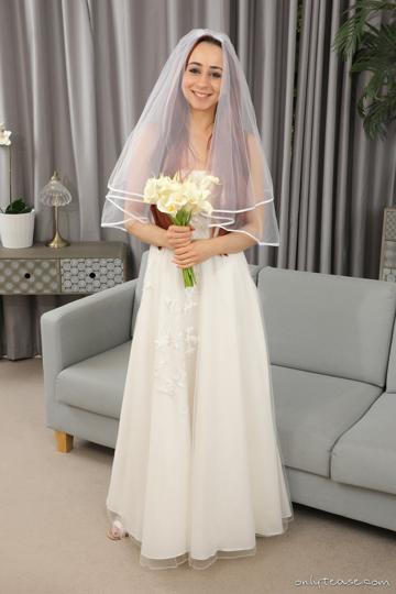 Tania Aresti in  set Bride Sheer White Stockings