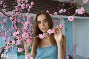 Emilia in Amour Angels set Spring In Heart