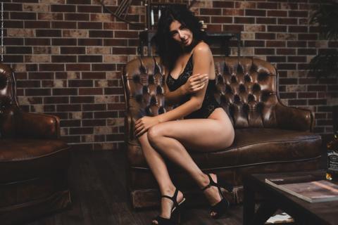 Nadine in Photodromm set The Loft
